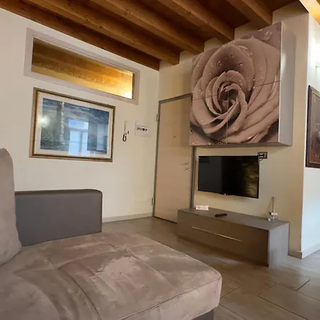 Apartment Medioevo I - A Due Passi Dal Duomo Como